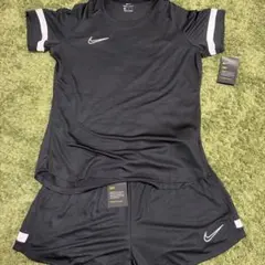 NIKEウェア上下セットのサムネイル