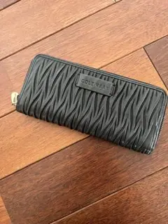 COLE HAAN エンボス加工 ブラック長財布