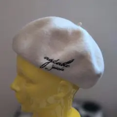 アイボリー　ベレー帽