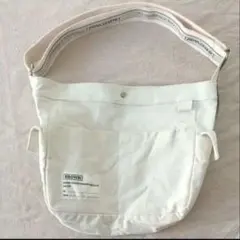 ✡送料込✡ 美品【moi tytto】 アウトポケットショルダーバッグ　コットン