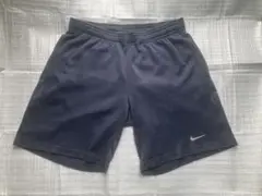 Nike ネイビー ショートパンツ サイドポケット付き