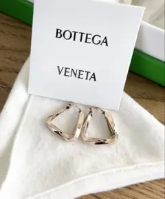 BOTTEGA VENETA ゴールドピアスのサムネイル