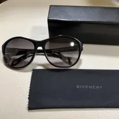 GIVENCHY サングラス SGV 872G ブラック