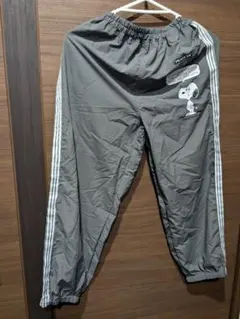 新品♪　PEANUTS スヌーピー 長ズボン グレー　 子供服130cm