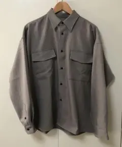 美品　EMMA CLOTHES グレー 長袖シャツ Mサイズ