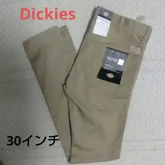 カーキ パンツ