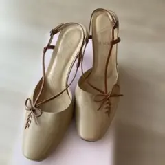 ベージュ ストラップ付きパンプス リボン装飾