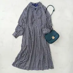 美品 ダーマコレクション イタリア素材 ボウタイ 幾何学柄プリント ワンピース