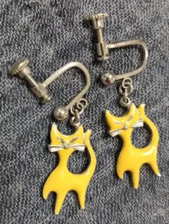 猫　エナメル　イヤリング