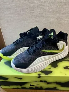 NIKE ヤニスフリーク6 クリスマス27.5cm バッシュ - メルカリ