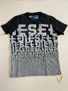 タグ付き◆DIESEL（ディーゼル）総柄ロゴデザインTシャツ　S
