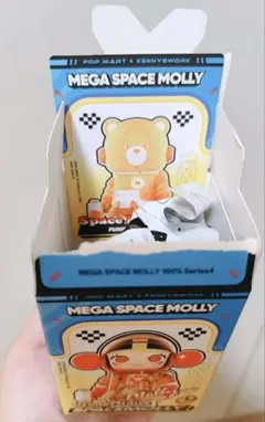 MEGA SPACE MOLLY 100% ケアベア