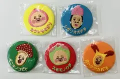 ガチャガチャ　こびとづかん刺繍缶バッジ