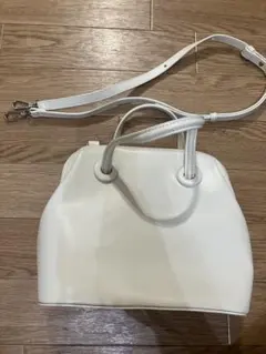 ホワイト ハンドバッグ