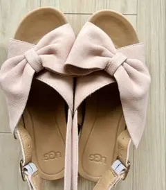 UGG スエード リボン サンダル ピンク 美品のサムネイル