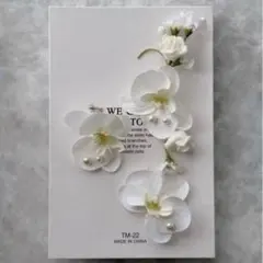 【sassy. 】フラワー　イヤーカフ　ピアス　ブライダル用　胡蝶蘭