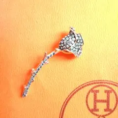 【アンティーク】春コーデ　クリスタル装飾 バラ型ブローチ