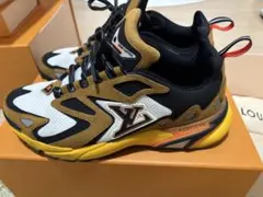 ホワイト スニーカー