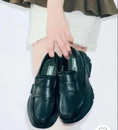 LILY BROWN 別注　PUMA ローファー 22.5センチのサムネイル