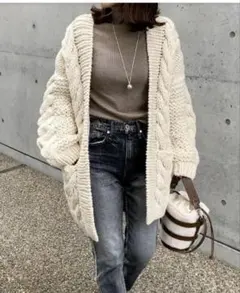 Audrey and John Wadケーブルニットビッグシルエットカーディガンのサムネイル