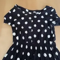 黒と白の水玉模様 半袖ひざ丈ワンピース　H&M 38サイズ