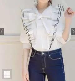 配色メロウラッフルボウタイブラウス