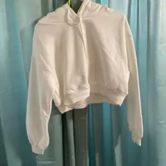 クロップドパーカー