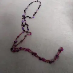 紫と黒の多層ロングネックレス