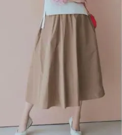 23区 ルミエールタフタ　フレアスカート　2024SS ベージュ　日本製　38