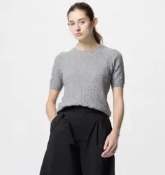 ユニクロ　グレー　半袖　ケーブルクルーネックセーター