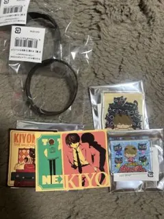 キヨ 15周年くじ ラバーバンド、ステッカー アクリルバッジ