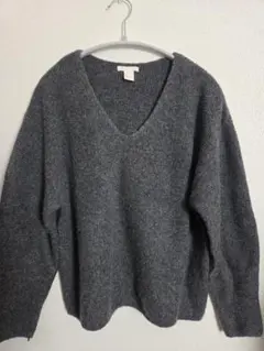 H&M グレー Vネックセーター S