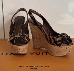 LOUIS VUITTON レオパード柄パンプスのサムネイル