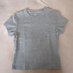 ユニクロ　クロップドTシャツ