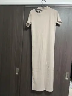 タイトワンピース　ピンク