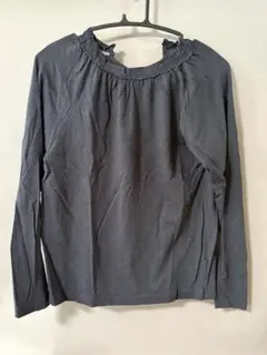 お値下げしました❗️ダークグレー フリル付き長袖Tシャツのサムネイル