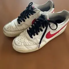 NIKE ホワイト レッド スニーカーのサムネイル