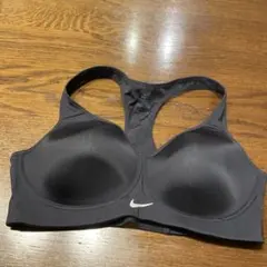 Nike DRI-FIT ブラック スポーツブラ 34C