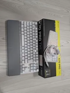 Corsair K70 PRO TKL ホワイトキーボード 本体のサムネイル
