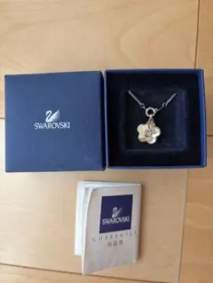 SWAROVSKI フラワーモチーフ ネックレスのサムネイル