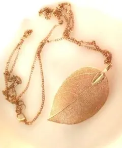 リーフ型ペンダント ネックレス 金色葉っぱ