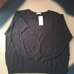 連休セール☆earth music&ecology ブラックVネックニット新品