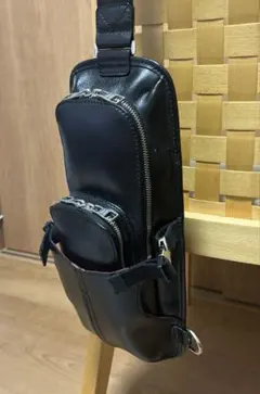 再値下【美品】メンズボディバッグ 23区VINGT-TROIS ブラック 専用袋