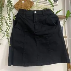 ハニーズ　黒 タイトスカートS 前ポケット付き