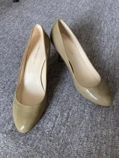 ファビオルスコーニ　パンプス　パテントレザー　ベージュ　ほぼ新品