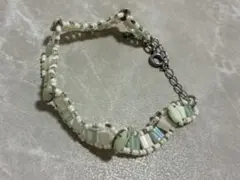 緑色系ビーズの波状ブレスレット