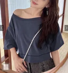 グレイル　オフショルダー ネイビーとグレー　クロップドTシャツ