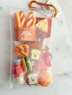 朝食パンとパンどろぼうガチャ詰めポーチ