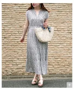 美品！完売！シャーリンググレー花柄半袖マキシワンピース