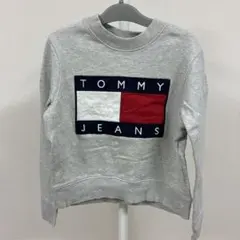 TOMMY JEANS グレー スウェット ヴィンテージ　刺繍